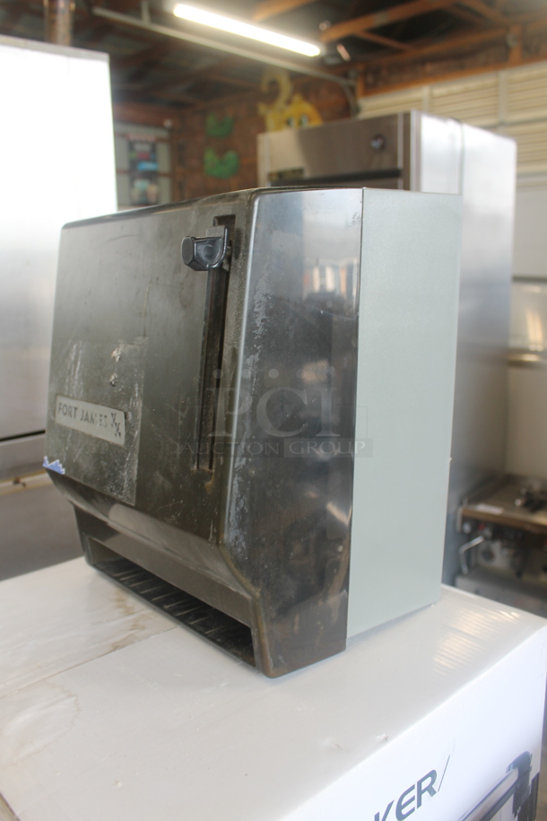 Fort James Wall Mount Hand Towel Dispenser. - Image 3 of 5