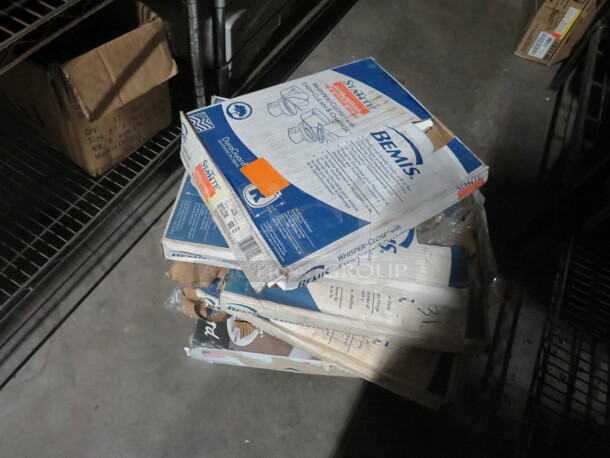 One Lot Of 7 Assorted NEW Toilet Seats. - Image 1 of 1