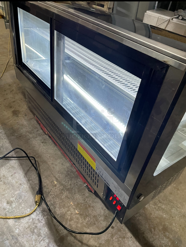 Bakery Display Case 48in and Brand NEW - Image 4 of 5