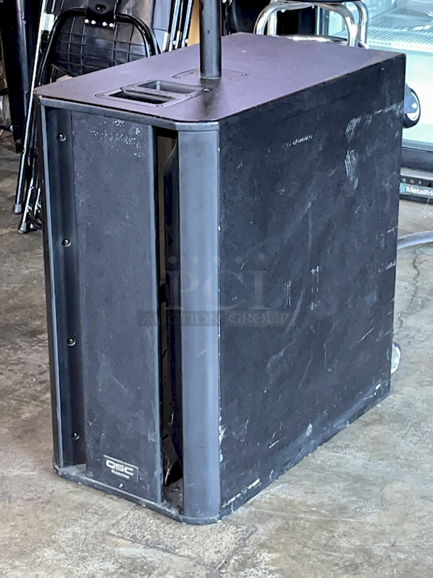BRILLIANT! QSC KSUB  Dual 12" (300 mm) 1000 W Active 4th-order Bandpass Subwoofer, Dual Low Frequency Driver and Threaded Speaker Mounting Pole - Image 1 of 7