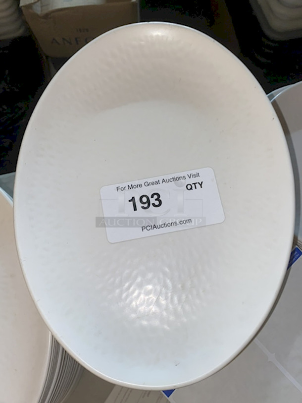 World Bell Melamine 12” Textured Melamine Plates, Oval, White. 46x Your Bid