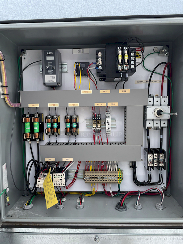 WORK HORSE!! PRO REFRIGERATION, INC. PE105F1R4100-A-VB  ChilStar 5 HP Glycol Chiller. Single and Dual Refrigeration Circuits. Perfect Solution For Customers Planning to Grow, Providing the Ability to Expand Capacity in the Future. Voltage 208-230 1Phase 60Hz. 55x38x58 Winning Bidder Responsible For Removal  - Image 6 of 12