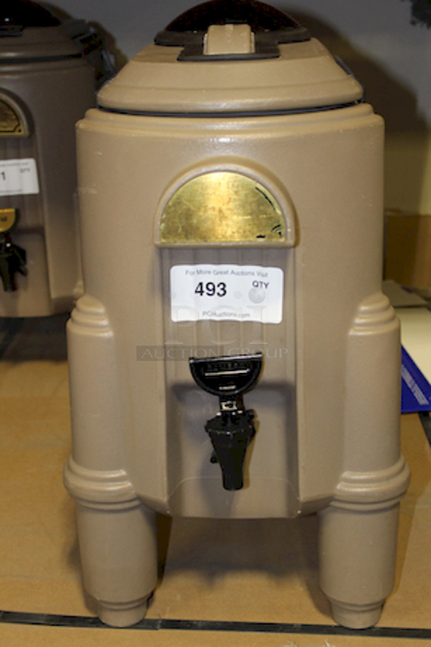 CATERING MUST HAVE!! Cambro CSR3417 Camserver® 3 Gallon Dark Taupe Insulated Beverage Dispenser