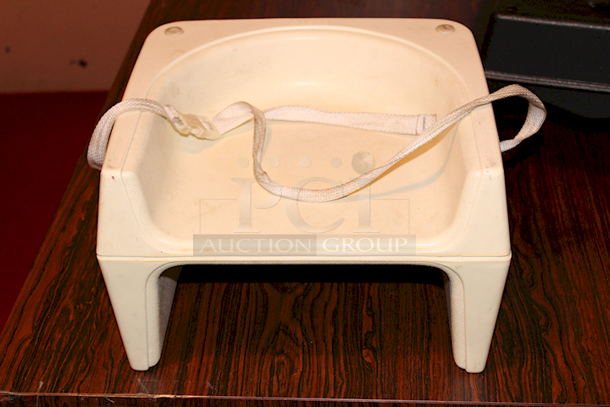 VERSATILE! Cambro and Cosco Booster Seats. 2x Your Bid - Image 5 of 5