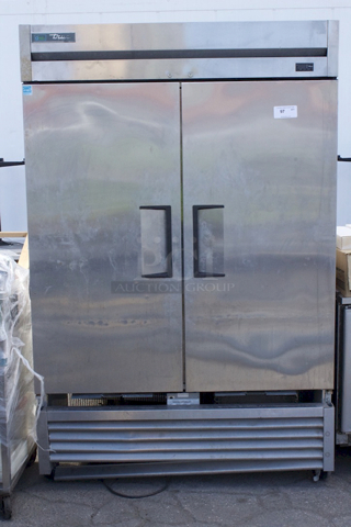 True T-49F-HC 54" Two Section Reach In Freezer, (2) Solid Right Hinged Doors, 115 V/60 Hz/1 ph, with 9-ft. NEMA 5-15P plug Tested. In working Order.
