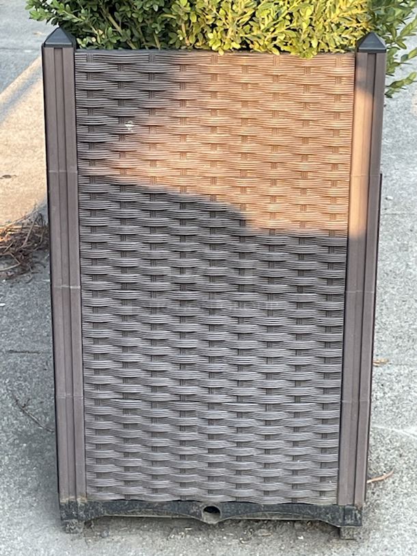 VEVOR Plastic Raised Garden Bed, Set of 4 Planter Grow Boxes, 20.5" H Self-Watering Elevated for Flowers, Vegetables, Fruits, Herbs, Indoor/Outdoor Use, Brown Realistic Rattan - Image 3 of 4