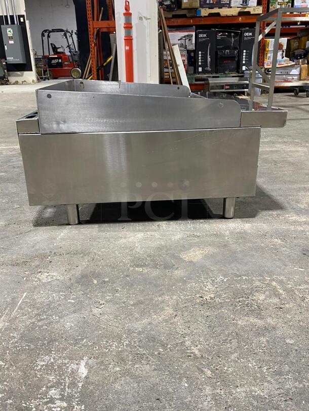 Sierra 36" flat griddle
 - Image 2 of 5