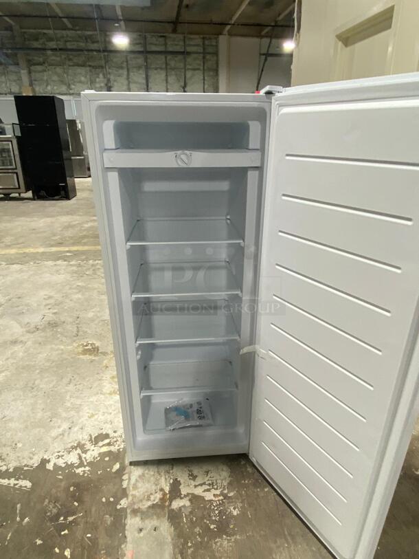 Insignia™ refrigerator with top Freezer - White
 - Image 2 of 5