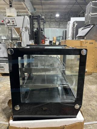 Marchia MDC121 28" Countertop Refrigerated Curved Glass Bakery Display Case with LED Lighting
