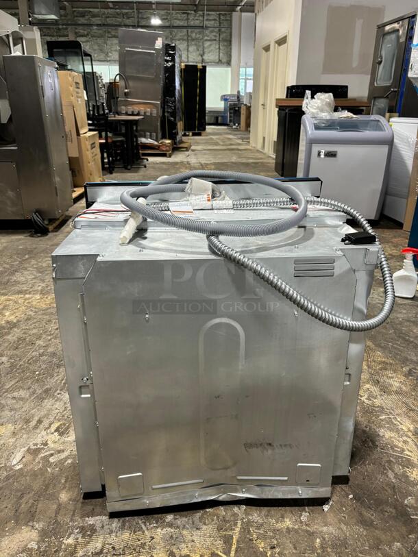 BRAND NEW Whirlpool - 30" Built-In Single Electric Convection Wall Oven with WiFi - Stainless Steel
 - Image 2 of 4