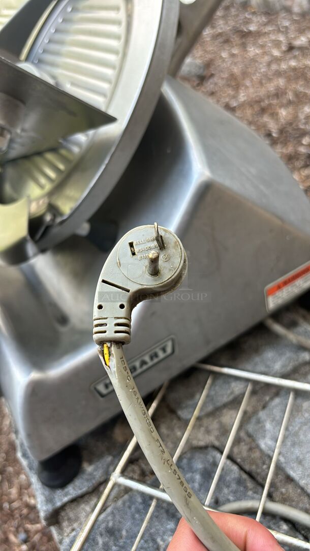 Hobart Manual Meat Slicer w/ 14" Blade, Belt Driven, Aluminum, 1/2 hp
 - Image 6 of 6