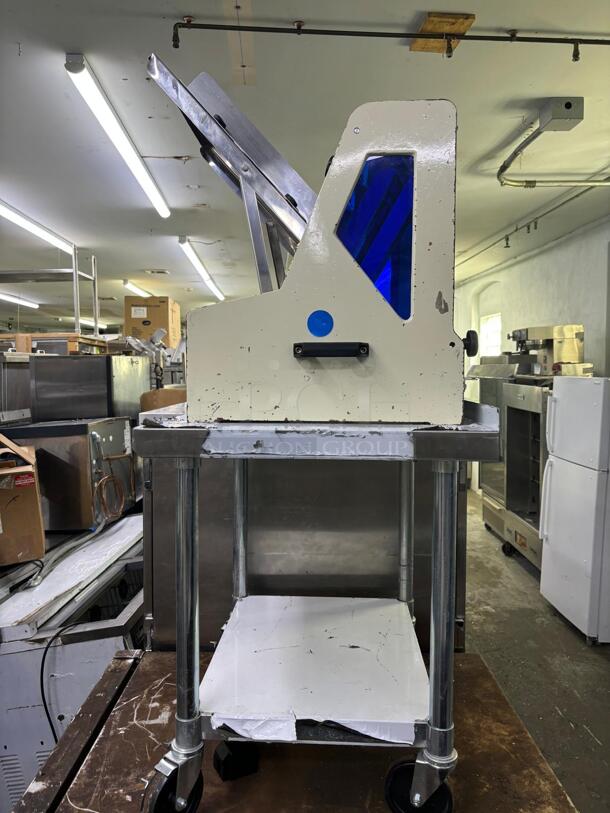 Electric Countertop Food Machine and Bread Slicer Mo. 3025810249 - Image 3 of 9