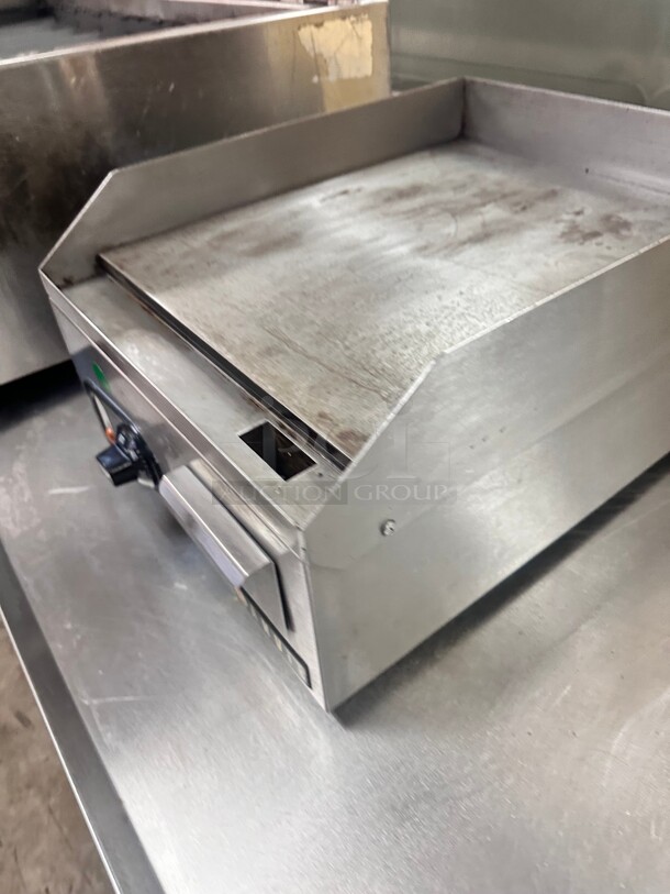 Anvil America FTA7016 16in Electric Flat Grill Griddle 115 Volt Working - Image 5 of 6