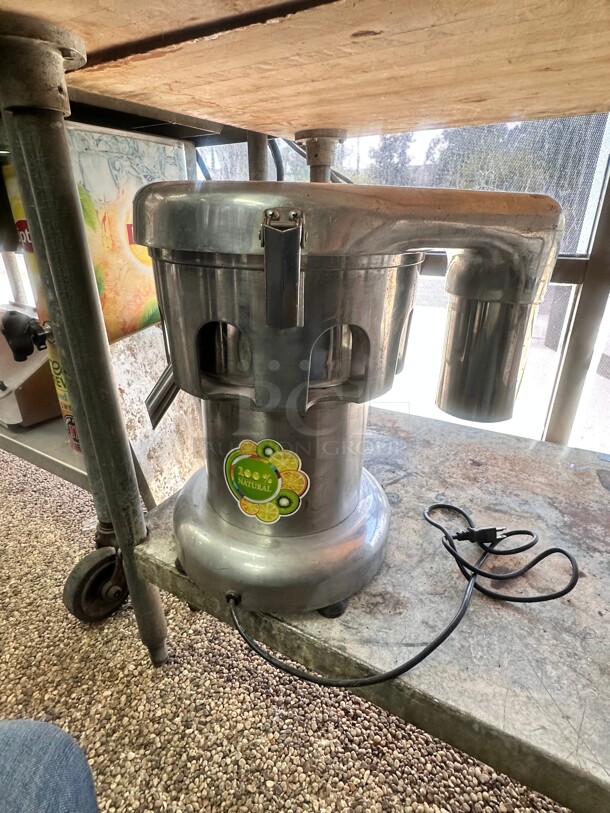 Commercial Heavy Duty Juicer 115 Volt Tested and Working! - Image 1 of 9