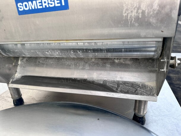 Late Model Somerset CDR-500 Countertop 20 inch Dough / Fondant Roller Sheeter, 500 Pieces/Hour - One Stage, Horizontal Rollers 115 Volt Tested and Working - Image 6 of 8