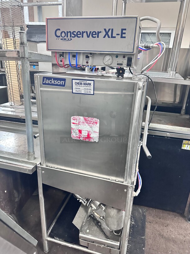Late Model Jackson CONSERVER XL-E Low Temp Door Type Dishwasher w/ 39 Racks/hr Capacity, 115v Tested and Working - Image 1 of 4