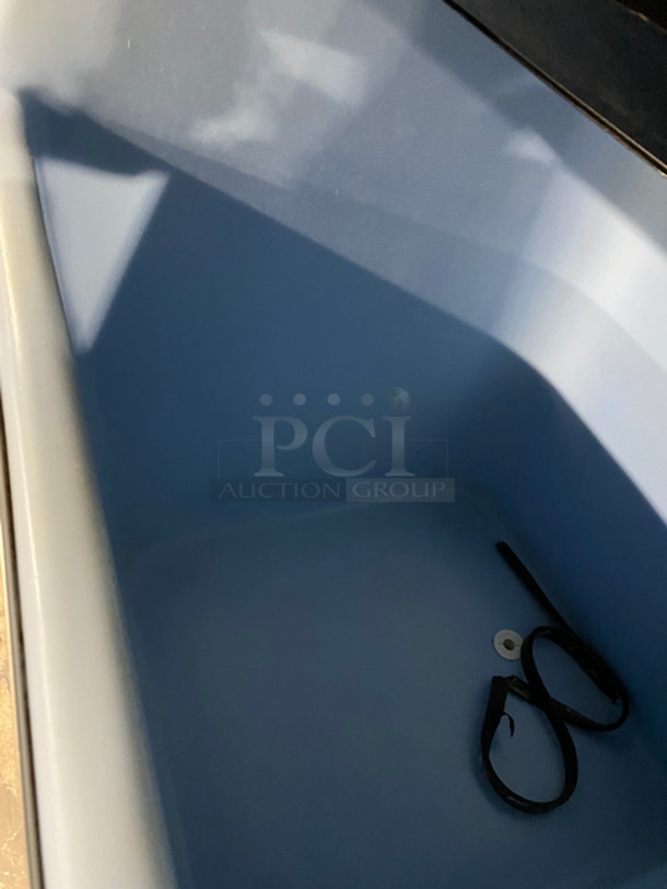 Ice-O-Matic Commercial Ice Making Machine! On Commercial Ice Bin! All Stainless Steel! On Legs! Model: ICE1006HR6 SN: 15051280011676 208/230V 60HZ 1 Phase - Image 5 of 10