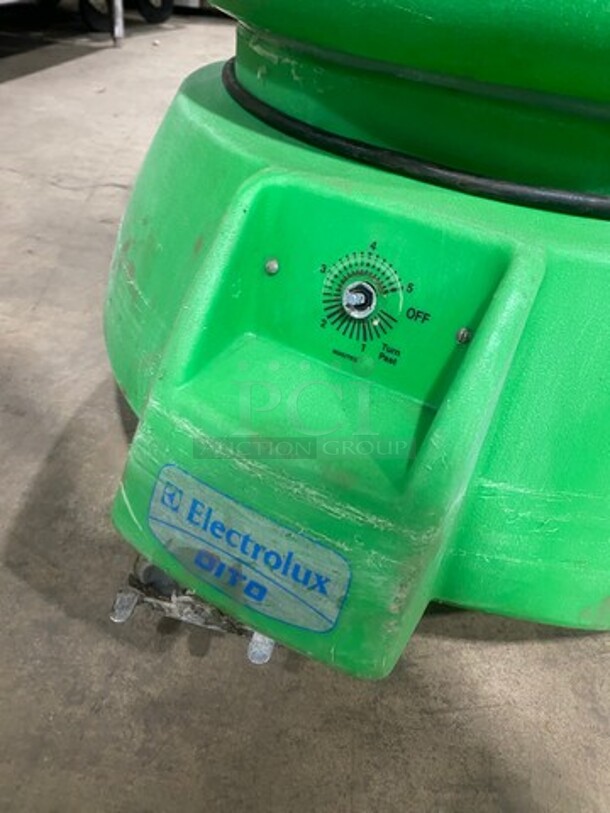 The Green Machine! Electrolux Dito Commercial Salad Spinner! 115V 1 Phase! On Casters!  - Image 5 of 7