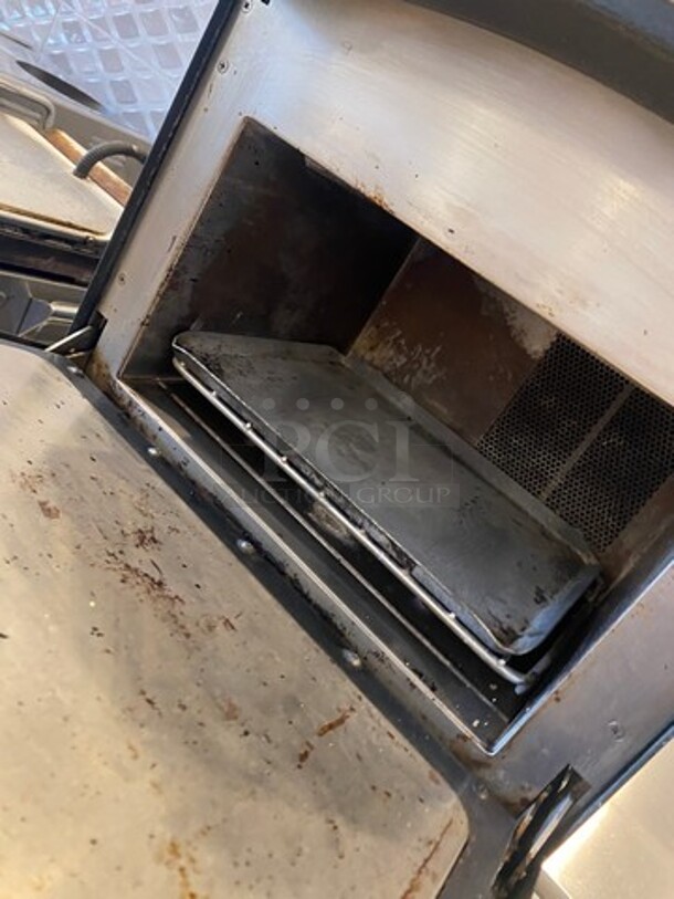 LATE MODEL! 2018 Turbo Chef Commercial Countertop Rapid Cook Oven! On Small Legs! WORKING WHEN REMOVED! Model: NGO SN: NGOD43910 208/240V 60HZ 1 Phase - Image 4 of 7