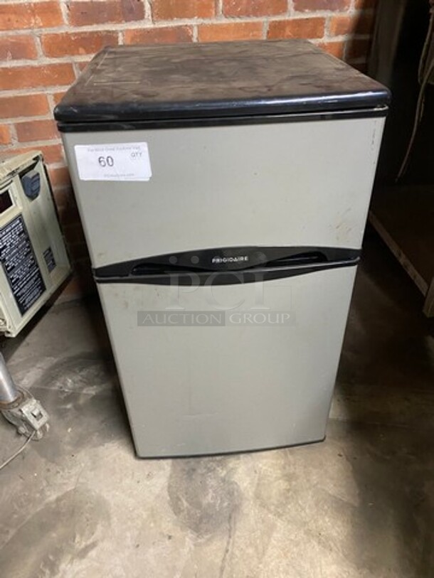 Frigidaire Mini Fridge! With Clear Poly Shelves! Model: BFPH31M6LM SN: KA01061133 115V - Image 1 of 7