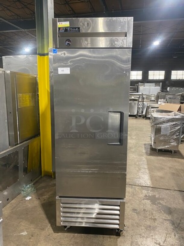 GREAT! True Commercial Single Door Reach In Refrigerator! With Poly Coated Racks! All Stainless Steel! On Casters! Model: T23 SN:5371594 115V 1PH
