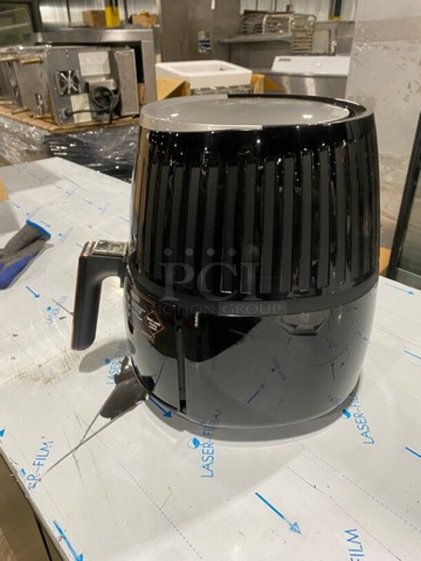 IN ORIGINAL BOX! Crux Countertop Air Convection Fryer! Model: TXGDT13A 120V - Image 3 of 8