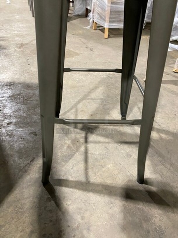 BRAND NEW! Astor Matte Platinum Clear Coated Finish Heavy Duty Metal Bar Height Stools! With Walnut Seat Top! With Footrest! 5 x Your Bid! - Image 6 of 8