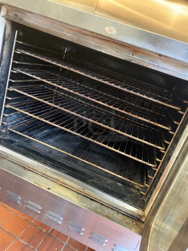 Blodgett Commercial Natural Gas Powered Convection Oven! With View Through Doors! Metal Oven Racks! All Stainless Steel! On Legs! WORKING WHEN REMOVED! - Image 4 of 7