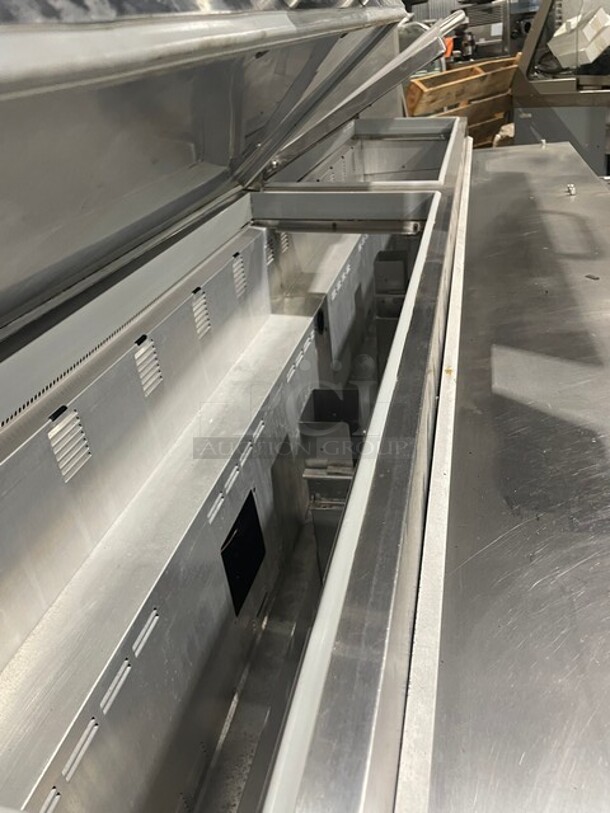 Nice All Stainless Steel SilverKing Pizza Prep table ! 115V 60HZ Model: SKPZ9201 Serial: SBCM145050B - Image 8 of 9