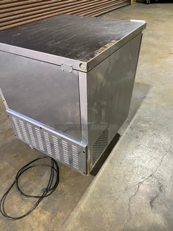 Turbo Air Commercial Single Door Lowboy/ Worktop Cooler! All Stainless Steel! Model: MUR28 SN: MU2RB03027 115V 60HZ 1 Phase - Image 4 of 10