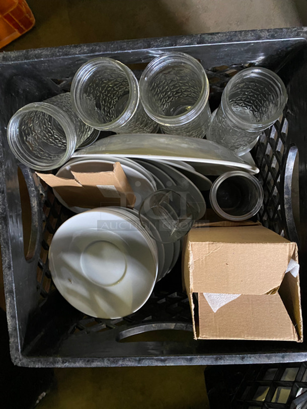 MISELLANEOUS! Assorted Size And Style Dishware! Includes Black Poly Crates! 3x Your Bid! - Image 4 of 9