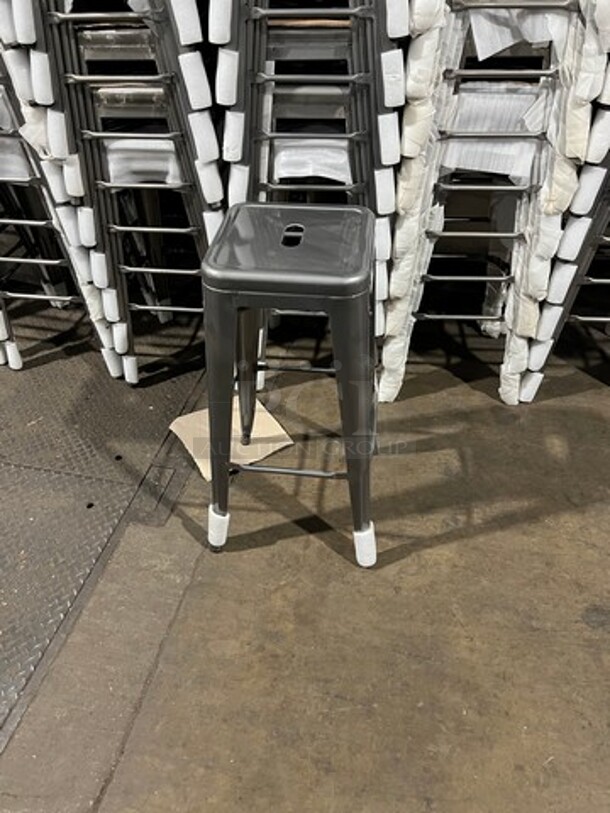 BRAND NEW! Platinum Finish Heavy Duty Metal Bar Height Stools! With Footrest! 10x Your Bid!
