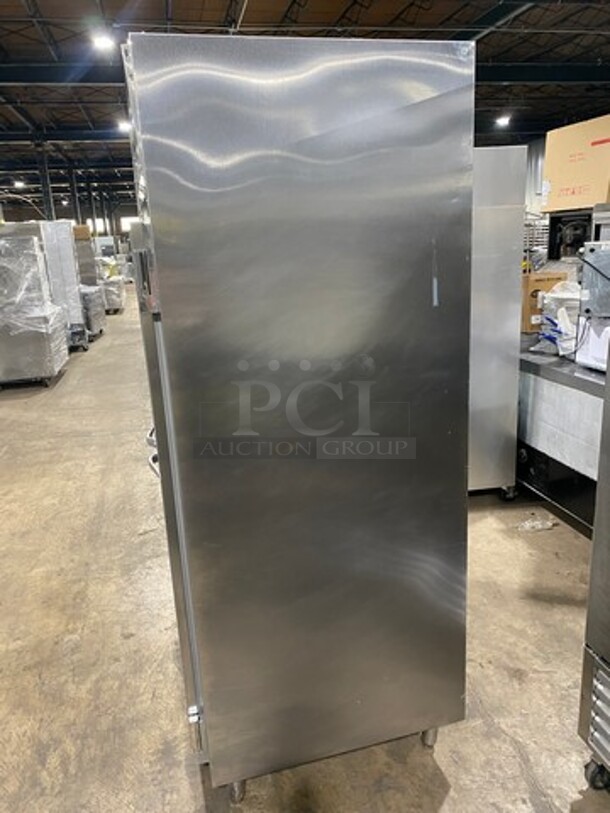 Traulsen Commercial 2 Door Reach In Cooler! All Stainless Steel! On Legs! Model: RHT232NUTFHS SN: T97320F05 SN: 115V 60HZ 1 Phase - Image 4 of 10