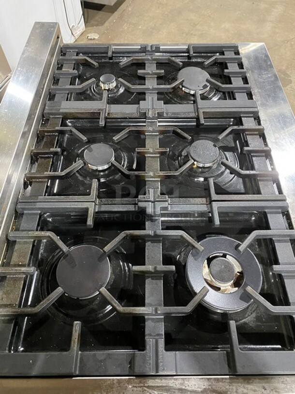 SWEET! Zline Gas Powered 6 Burner Stove! With Oven Underneath! Stainless Steel! MODEL RG36 SN:20071390062 120V  - Image 5 of 10