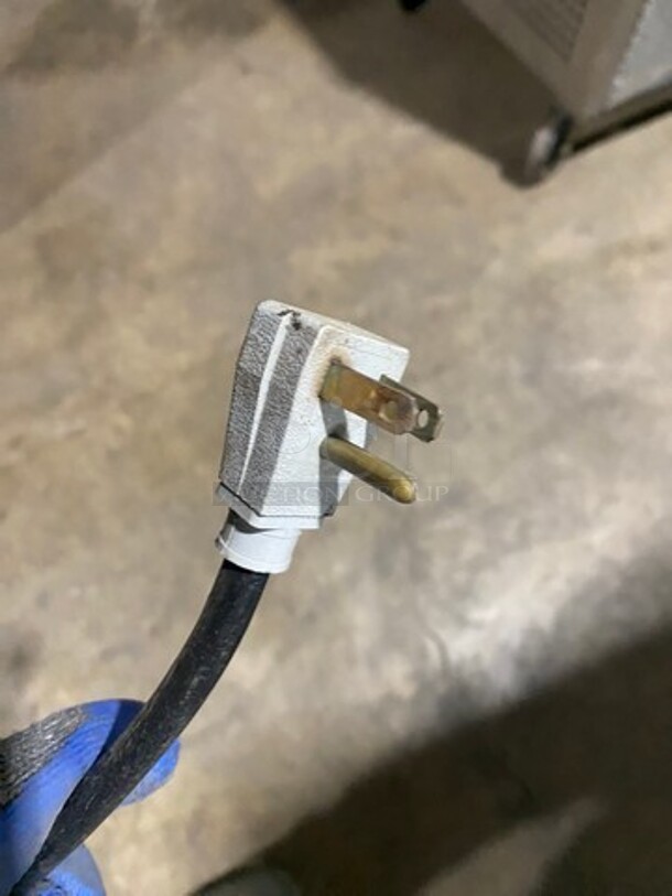 True Commercial 2 Door Reach In Refrigerator Merchandiser! With View Through Sliding Doors! With Poly Coated Racks! Model: GDM37 SN: 5136981 115V 60HZ 1 Phase - Image 9 of 9