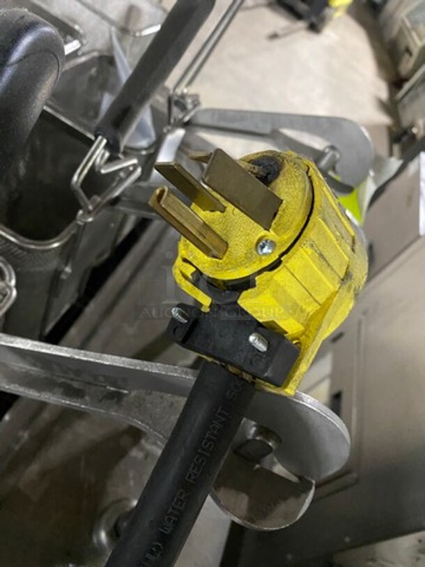 Arcobaleno Commercial Electric Powered Pasta Cooker! With Metal Baskets! Stainless Steel! On Casters! Model: APCE35 SN: 101127 220V 60HZ 3 Phase - Image 11 of 11