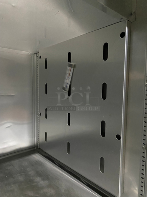 SWEET! LATE MODEL! True 2015 Commercial Reach In Refrigerator/Freezer Combo! With 2 Half Doors! All Stainless Steel! On Casters! Model: STG1DT2HS SN: 8612693 115V 60HZ 1 Phase - Image 6 of 10