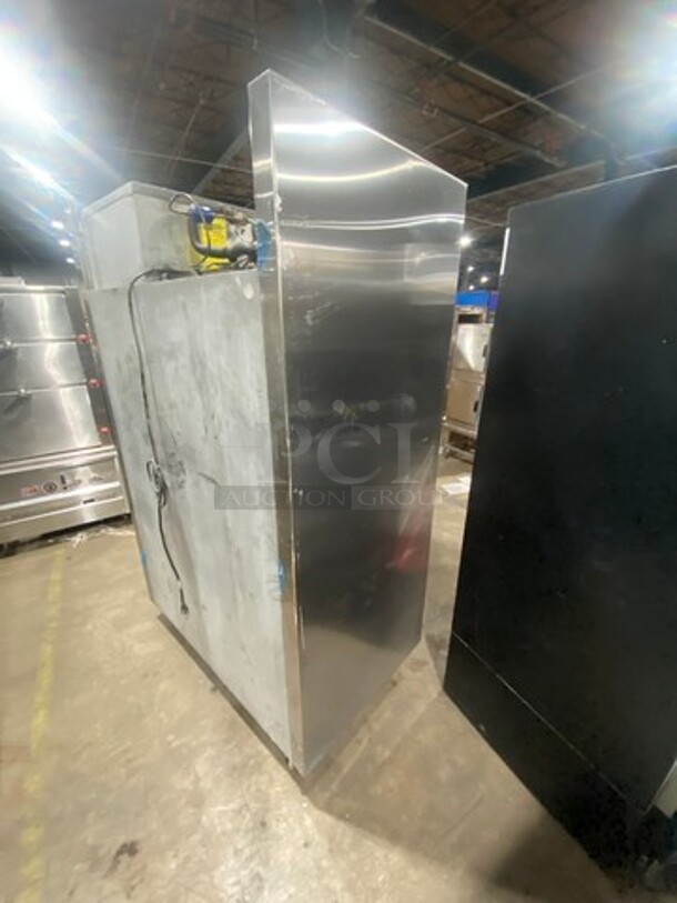 TRAULSEN 2 Door Reach In  Refrigerator! All Stainless Steel W/ Poly Coated Racks! On Legs! Model SG20010  Serial T955280A98 115V/60Hz/1 Phase - Image 4 of 9