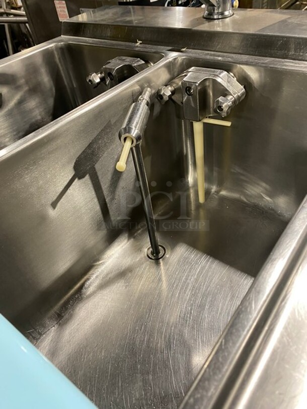 Coldelite Commercial 3 Handle Soft Serve Ice Cream Machine! All Stainless Steel! On Casters! Model: UF820 SN:225881 208V 3PH - Image 7 of 11