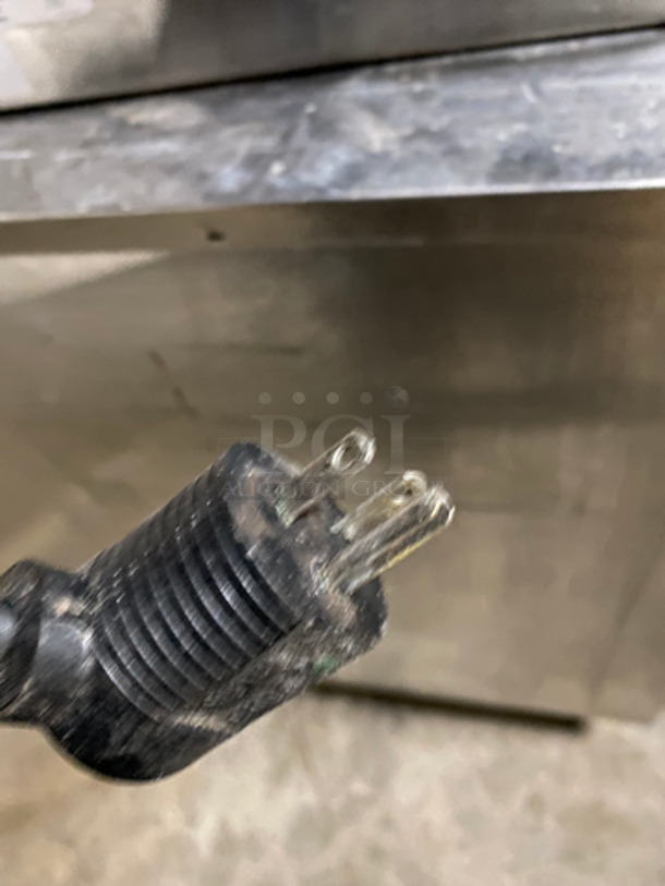 Follet Commercial Ice Machine Head! On Commercial Follet Ice Bin! All Stainless Steel! On Legs! 2x Your Bid Makes One Unit! Model: MCD400A 115V 60HZ 1 Phase - Image 9 of 9