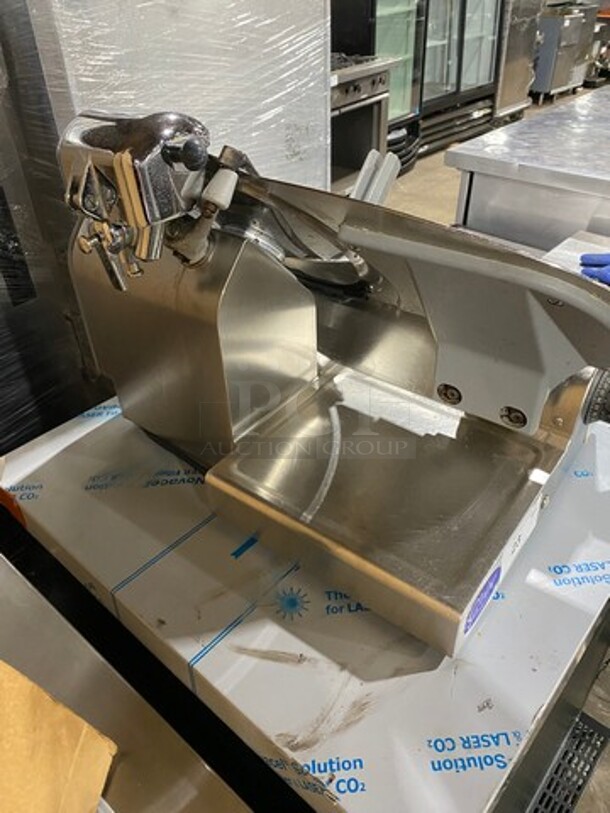 Globe Commercial Countertop Deli/ Meat Slicer! All Stainless Steel! Model: 3600P SN: 3606839 115V 60HZ 1 Phase - Image 4 of 9