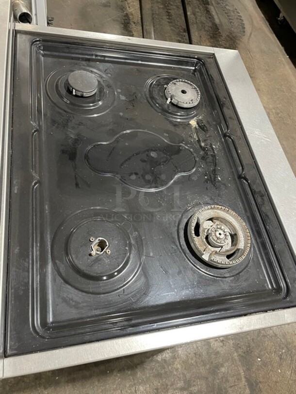 ZLine Natural Gas Powered 4 Burner Stove! All Stainless Steel! With Full Oven Underneath! On Legs! 120V! Model: RGS-30 SN: 20080776039! - Image 5 of 10