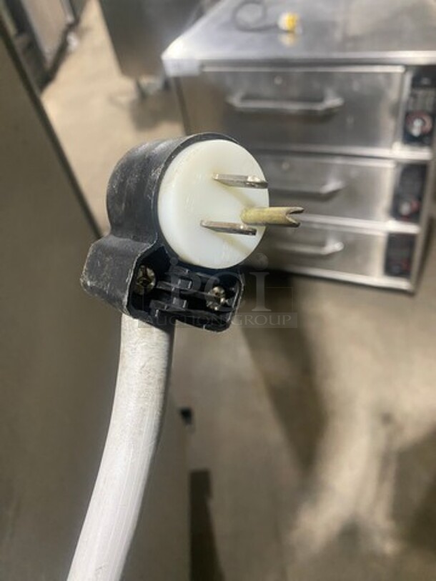 Metro Commercial Heated Holding Cabinet/ Food Warmer! All Stainless Steel! On Casters! Model: C175HM2000 120V - Image 6 of 9