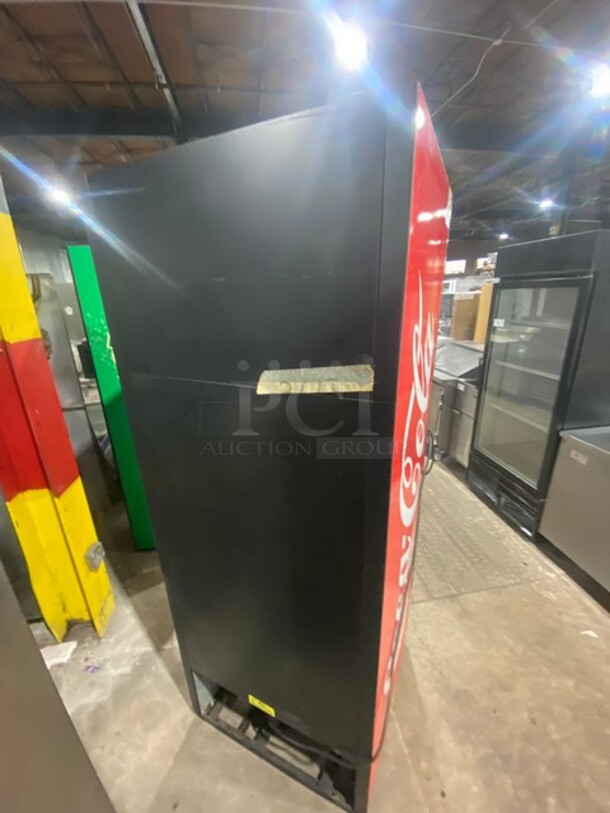 FABULOUS! True Commercial Single Door Reach In Cooler Merchandiser! With View Through Door! With Poly Coated Racks! Model GDM26EM Serial 6978751! 115V 1Phase! WORKING WHEN REMOVED! - Image 4 of 8
