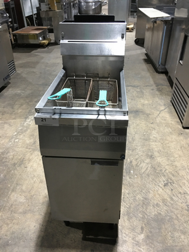 NICE! Cecilware Commercial Natural Gas Powered Deep Fat Fryer! With Backsplash! All Stainless Steel! On Legs! Model: FMS403HP