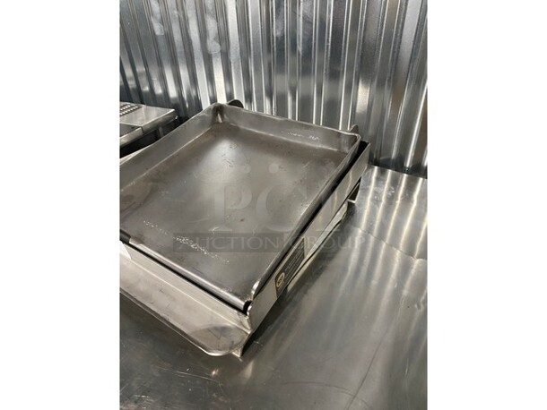 Rocky Mountain Commercial Countertop Griller/Broiler Combo! All Stainless Steel! Model MGB128! - Image 2 of 7