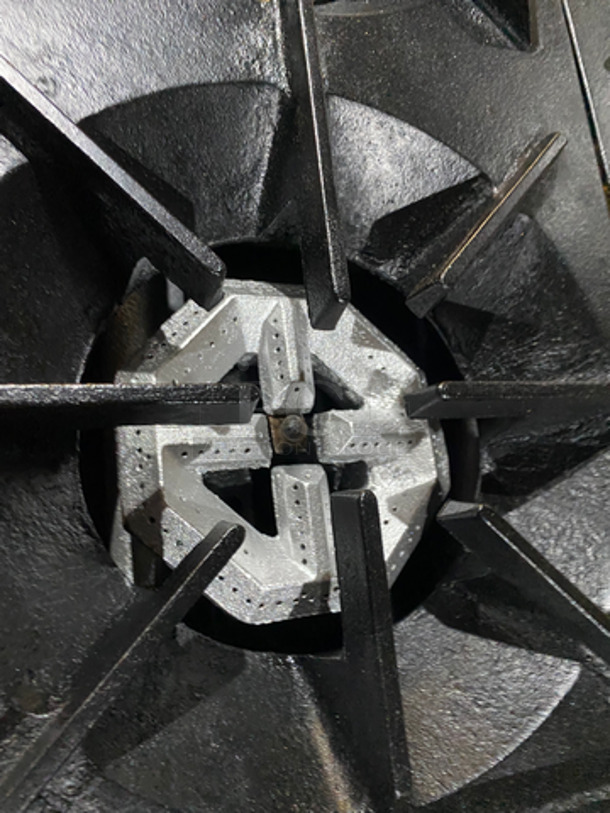 Sunfire Commercial Natural Gas Powered 4 Burner Range! With Oven Underneath! All Stainless Steel! On Legs! - Image 6 of 11