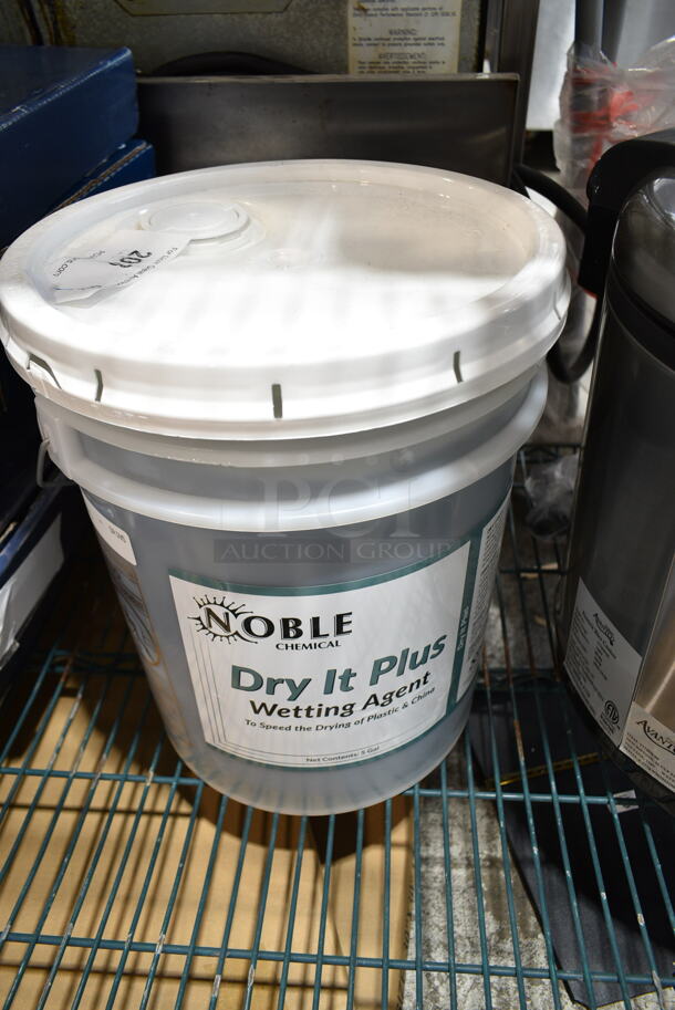 BRAND NEW! Noble Chemical 5 Gallon / 640 oz. Dry It Plus Concentrated Rinse Aid for High Temperature Dish Machines - Image 2 of 5