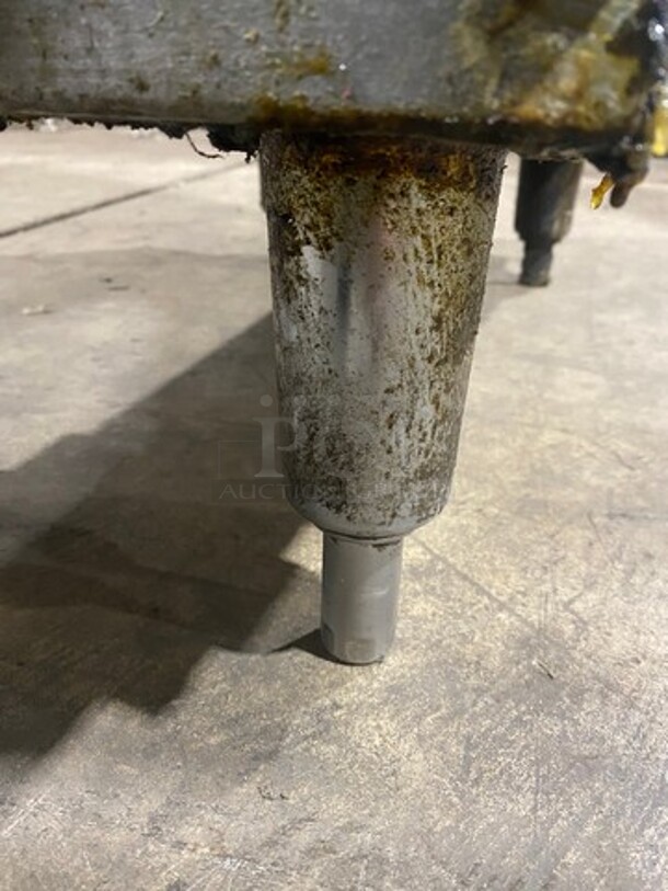 DCS Commercial Natural Gas Powered Deep Fat Fryer! All Stainless Steel! On Legs! - Image 8 of 9