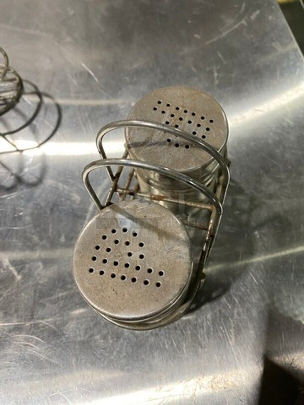 ALL ONE MONEY! Metal Countertop Condiment Caddy! With Commercial Salt And Pepper Shakers! - Image 4 of 4
